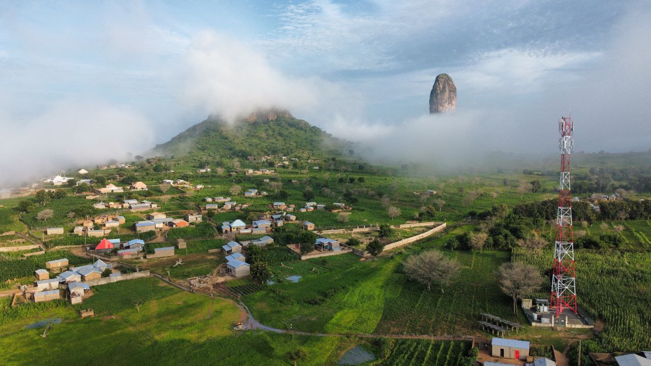 Route Garoua-Dourbeye-Bourha-Mokolo-Kouyapé-Kourgui (276 km) + Pont Logone
